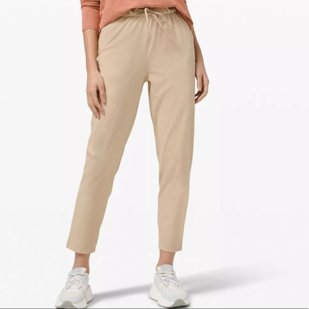 LULULEMON Womens Size 12‎ Stretch High-Rise Pant 7/8 Length Tan Elastic Waist